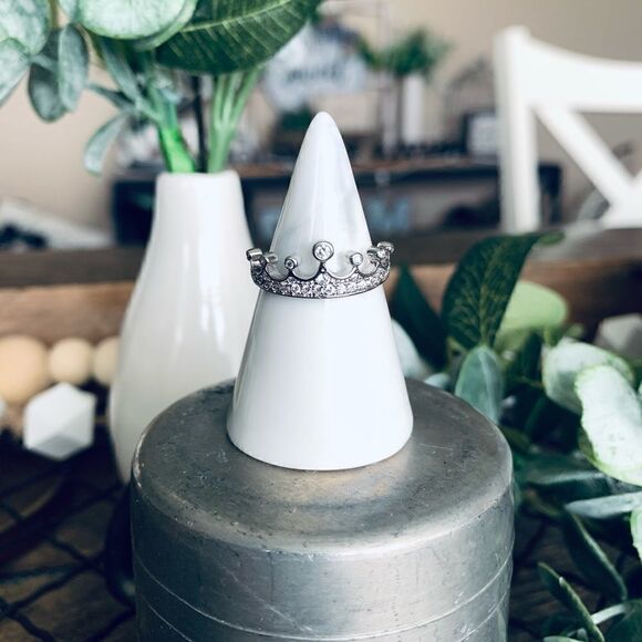 NWOT Fragrant Jewels silver princess queen gemstone ring - Picture 2 of 5